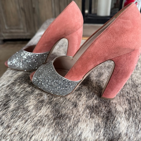 Outstanding pair of Miu Miu shoes. Size 38 1/2 - 4 1/2 inch heel. - Picture 5 of 9